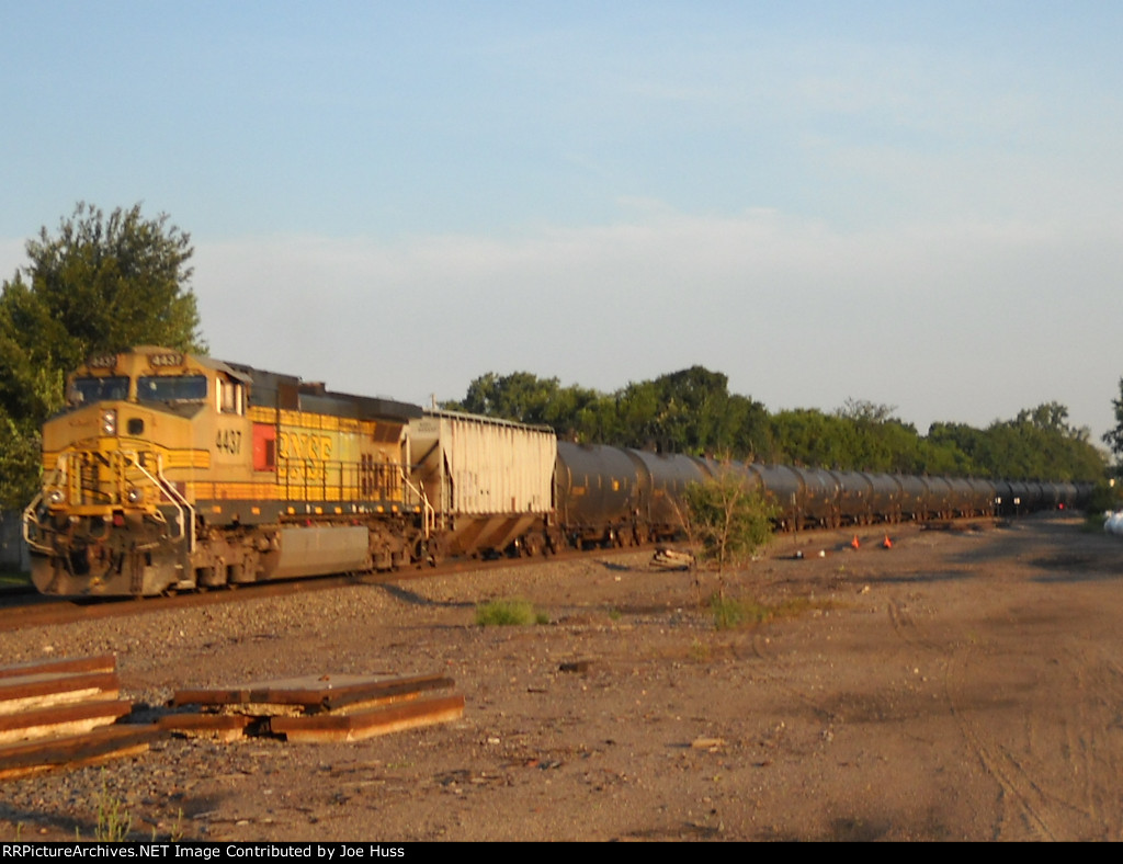 BNSF 4437 DPU